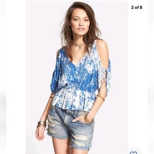 EUC Free People floral deep v neck cold shoulder tie up sleeve top